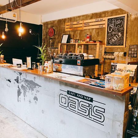 Hostel Oasis Cafe And Nap Bangkok Exterior foto