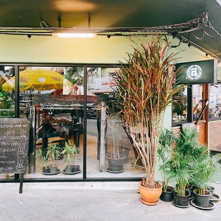 Hostel Oasis Cafe And Nap Bangkok Exterior foto