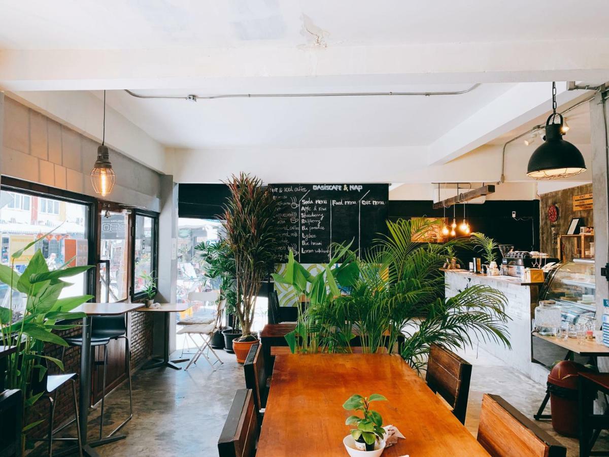Hostel Oasis Cafe And Nap Bangkok Exterior foto