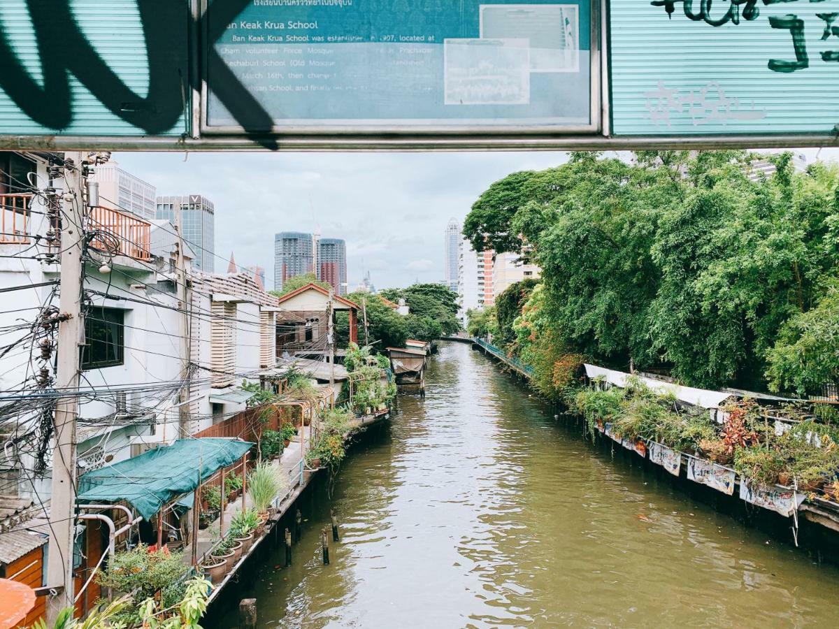 Hostel Oasis Cafe And Nap Bangkok Exterior foto